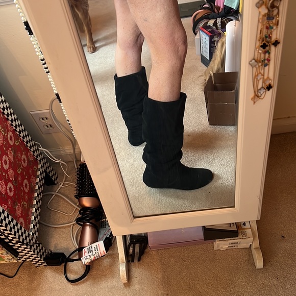 Suede flat booties 8.5 - Picture 2 of 4